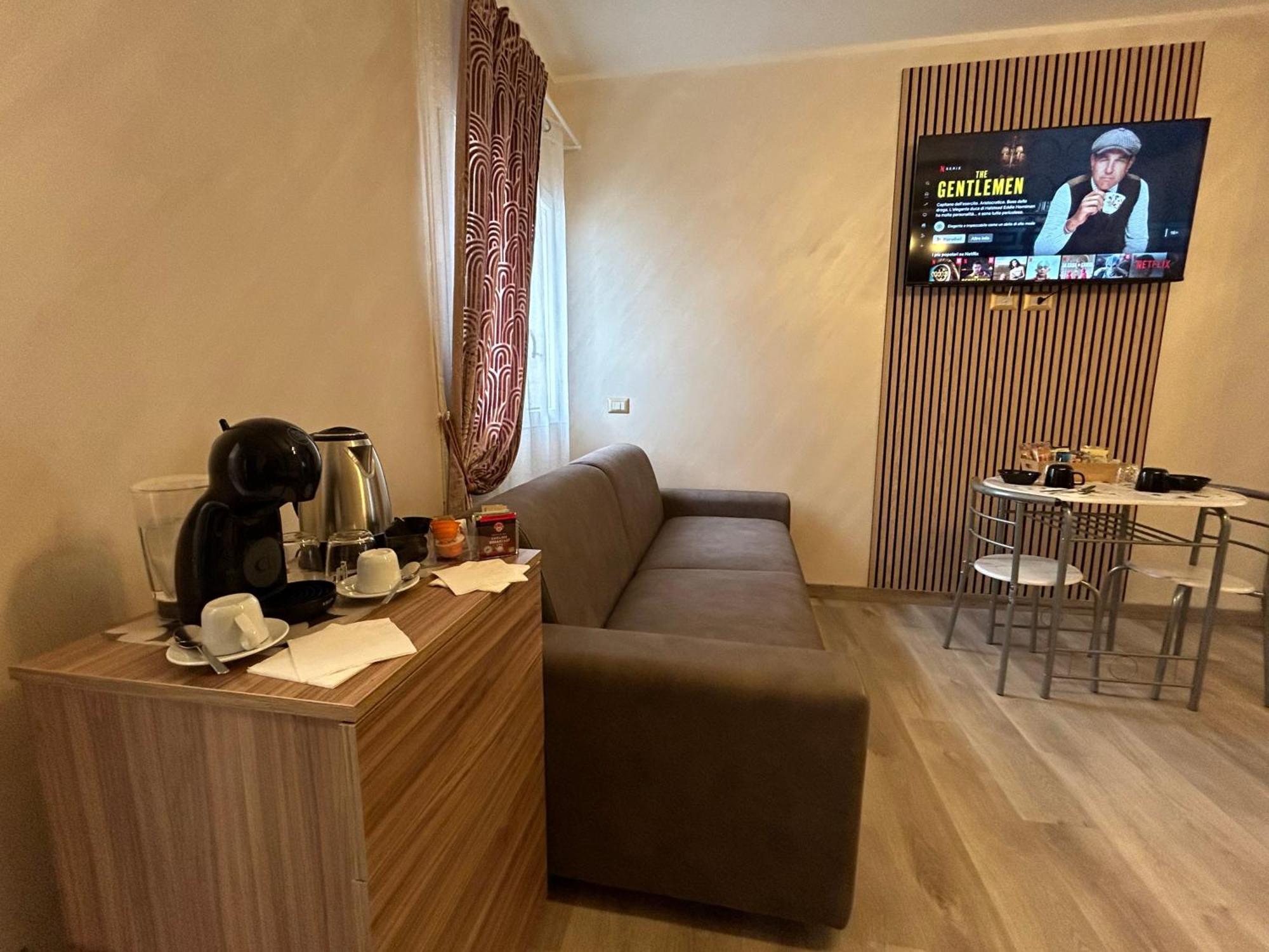 Our Guest House ฟิวมิชีโน ภายนอก รูปภาพ
